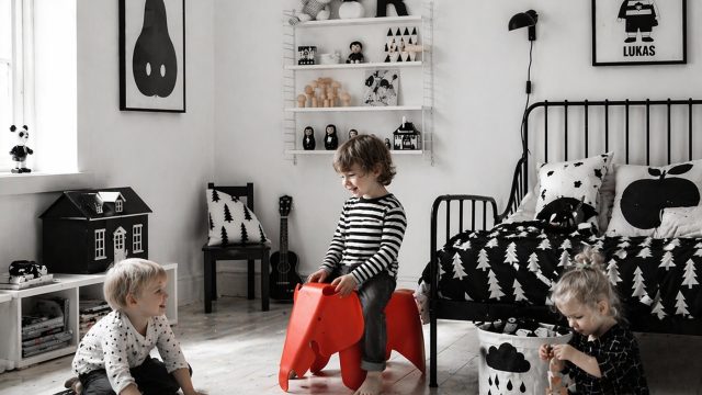 Charles Eames & Ray Eames Eames Elephant lastetoas: disain, mis on loodud mängimiseks